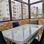 Con Piscina En Apartment *