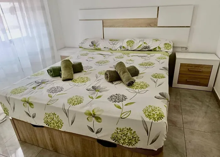 Con Piscina En Адехе