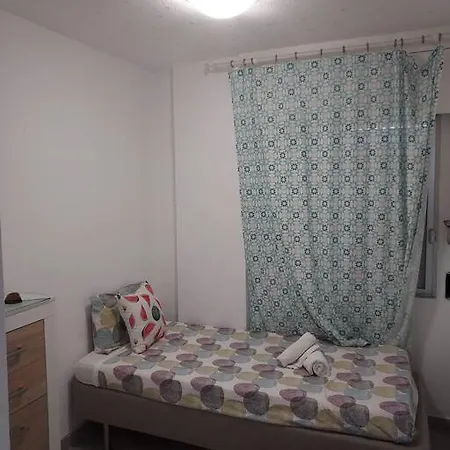 Apartment Con Piscina En *