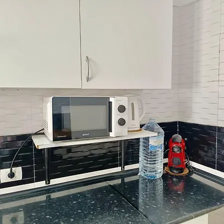 Apartment Con Piscina En *