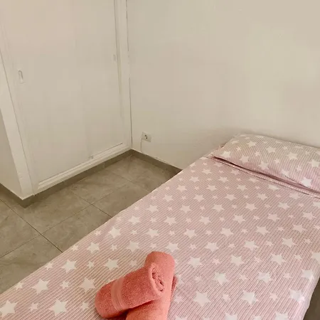 Con Piscina En Apartment